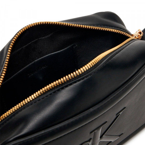 borsa-a-tracolla-con-logo-monogramma-inciso