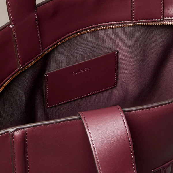 bolso-tote-con-monograma-grabado