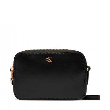 bolso-cruzado-con-herraje-con-logo-monograma