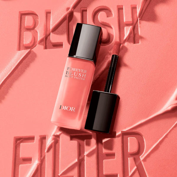 vloeibare-blush-met-mousse-textuur-matte-finish
