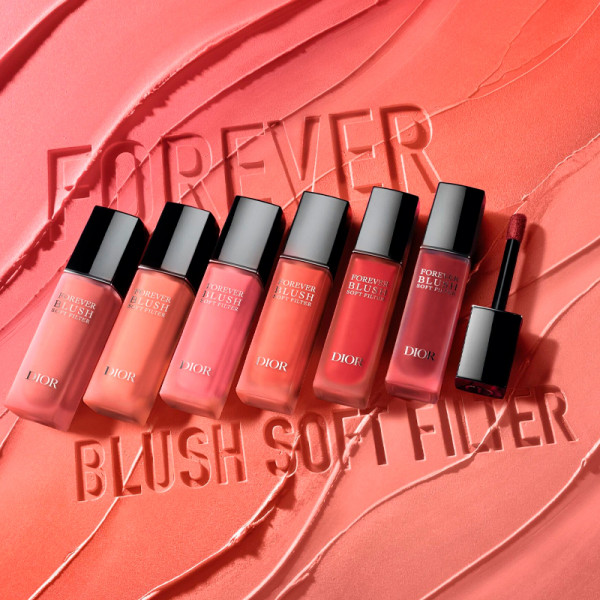 vloeibare-blush-met-mousse-textuur-matte-finish