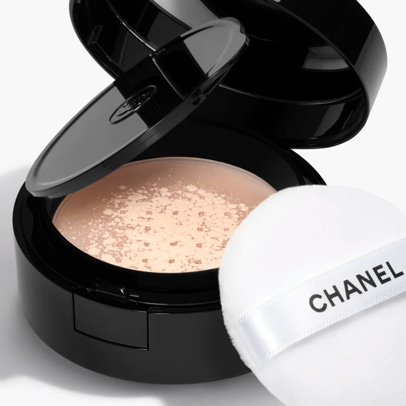 poudre-universelle-libre-loser-puder-mit-naturlichem-finish-reisegrosse