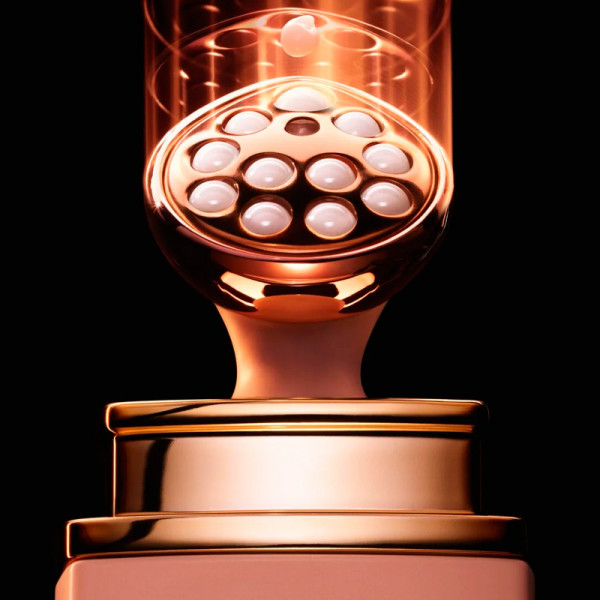 dior-prestige-le-micro-serum-de-rose-yeux-activated-enestaende-regenererende-mikronaeringsstof-ojenkonturserum