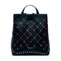 Kleiner Rucksack mit Lochmuster und Nieten