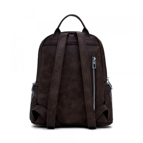 mochila-pequena-com-bolso-cravejado