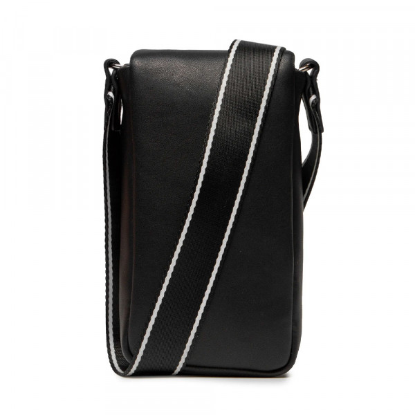 funda-para-movil-essential-con-insignia
