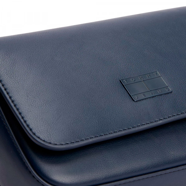 borsa-a-tracolla-essential-con-patta