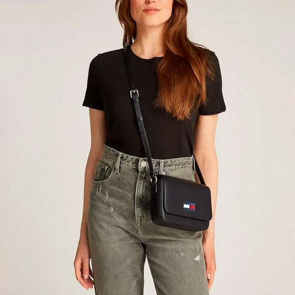 bolso-bandolera-essential-con-solapa