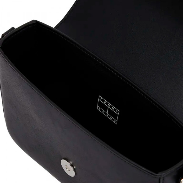 essential-shoulder-bag-with-flap