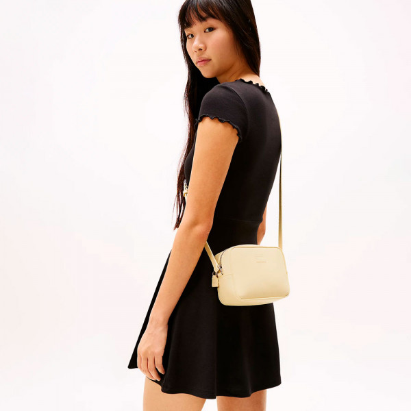 essential-must-camera-shoulder-bag