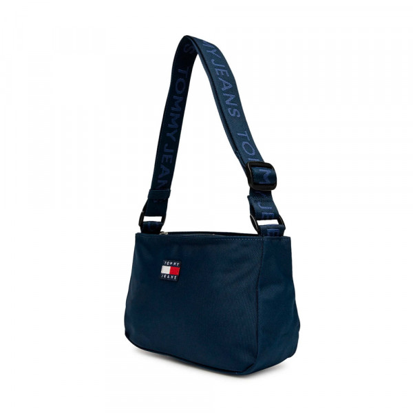 borsa-essenziale-con-scritta-sulla-tracolla
