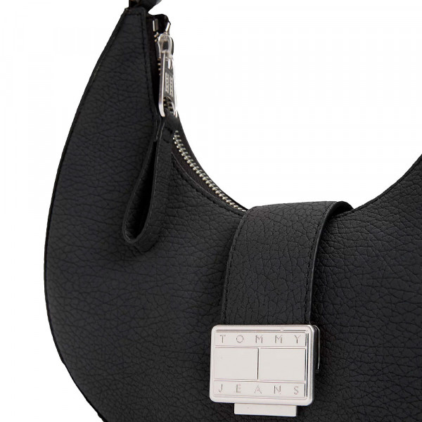 bolsa-hobo-com-fecho-giratorio-e-logotipo
