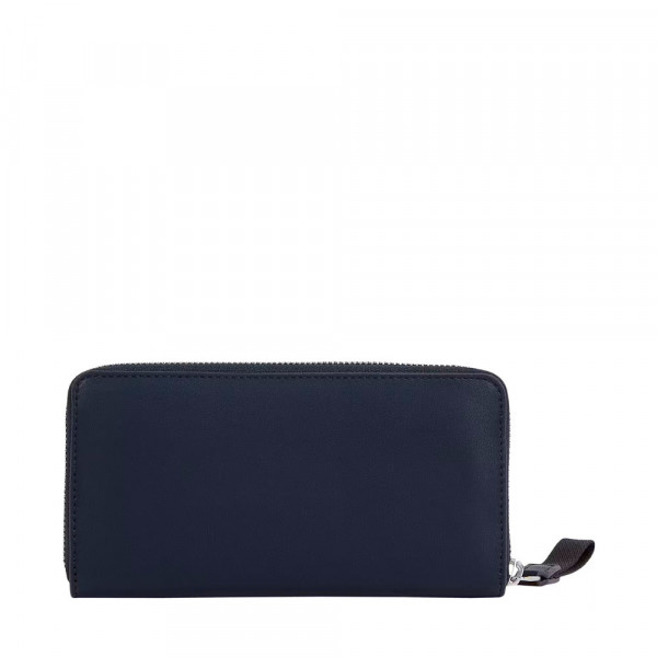 cartera-con-insignia-y-cremallera