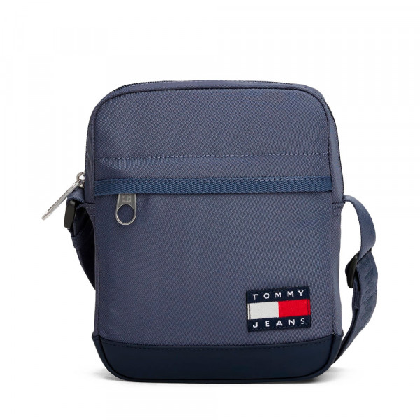 essential-daily-shoulder-bag