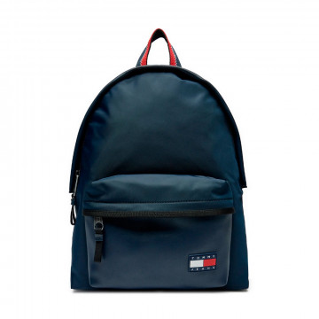 mochila-con-logo-engomado