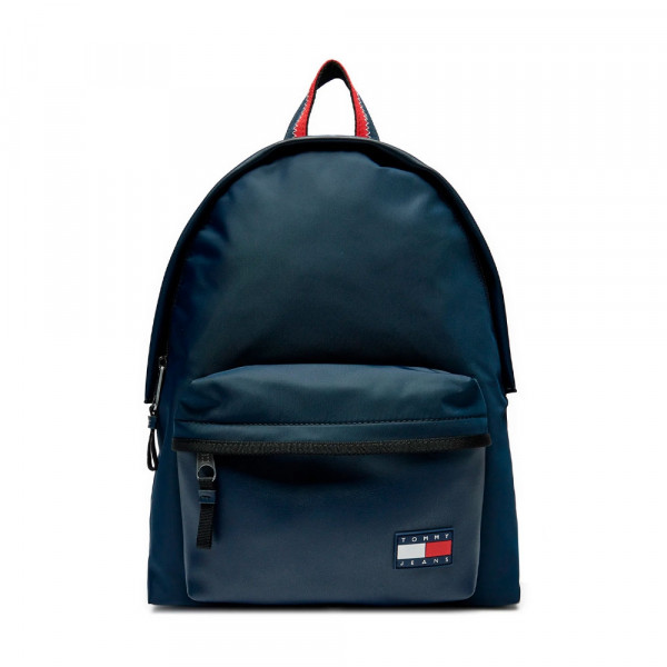 mochila-con-logo-engomado