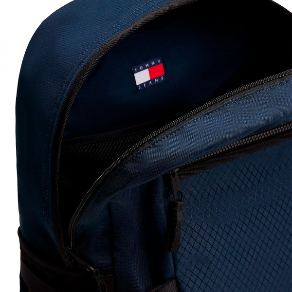 backpack-with-ribbon-straps