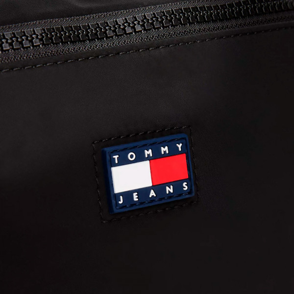 gurteltasche-mit-gummiertem-logo