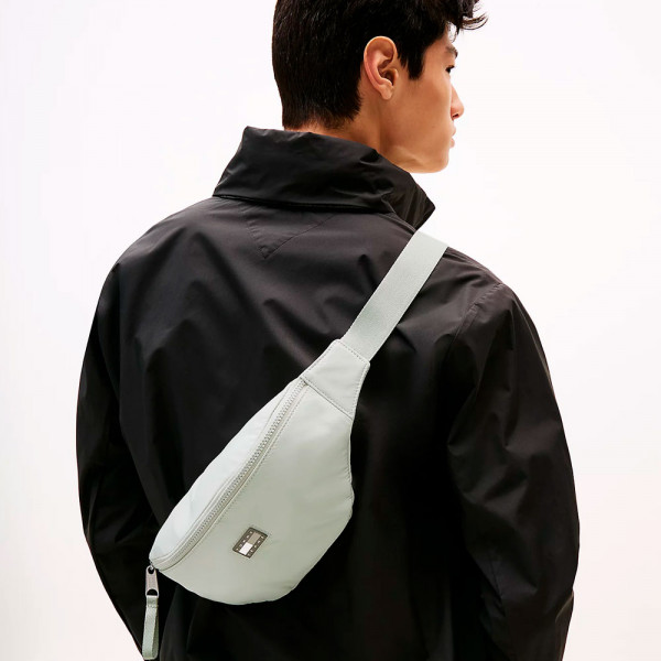 sac-banane-avec-logo-caoutchoute