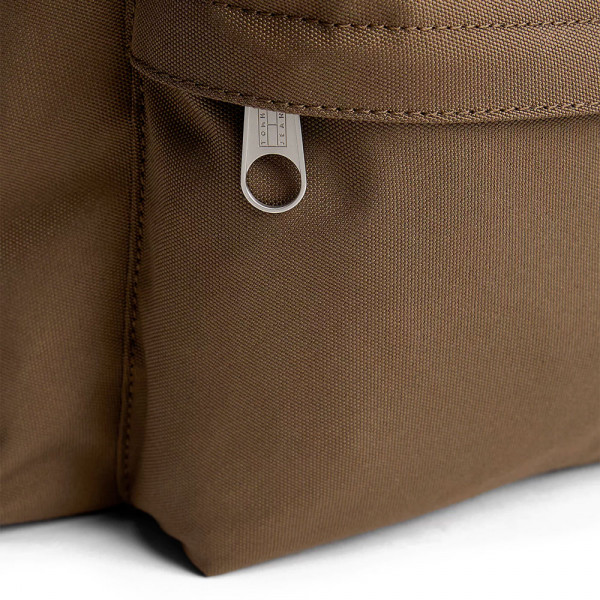 sac-a-dos-avec-logo-essentiel