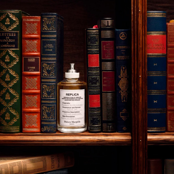 replica-under-the-lemon