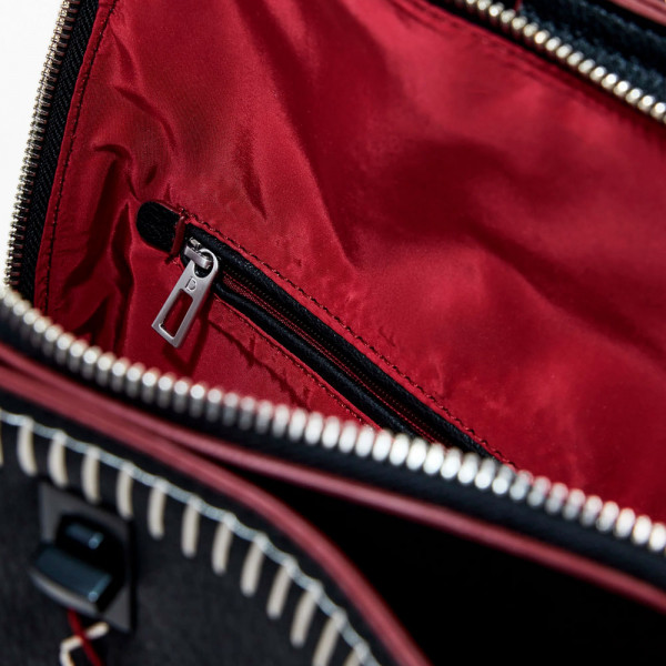 mochila-grande-com-costura-efeito-couro
