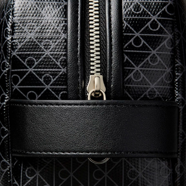 borsa-da-viaggio-con-cerniera-e-logo-monogramma-su-tutta-la-superficie