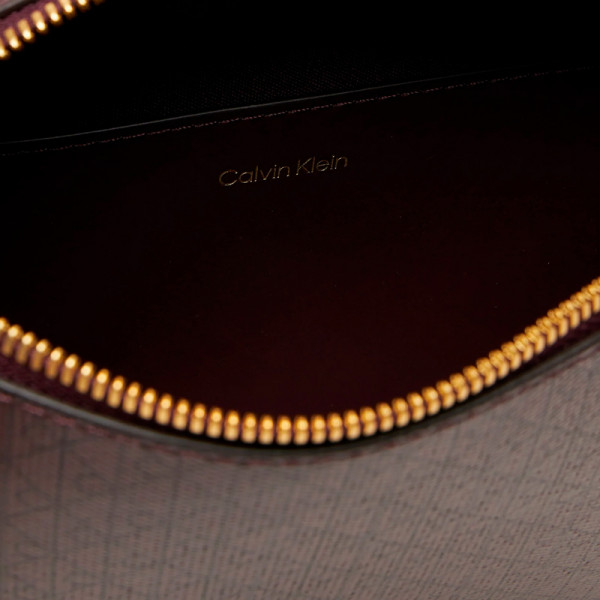 borsa-a-tracolla-con-logo-monogramma-all-over borsa-a-tracolla-con-logo-monogramma-all-over