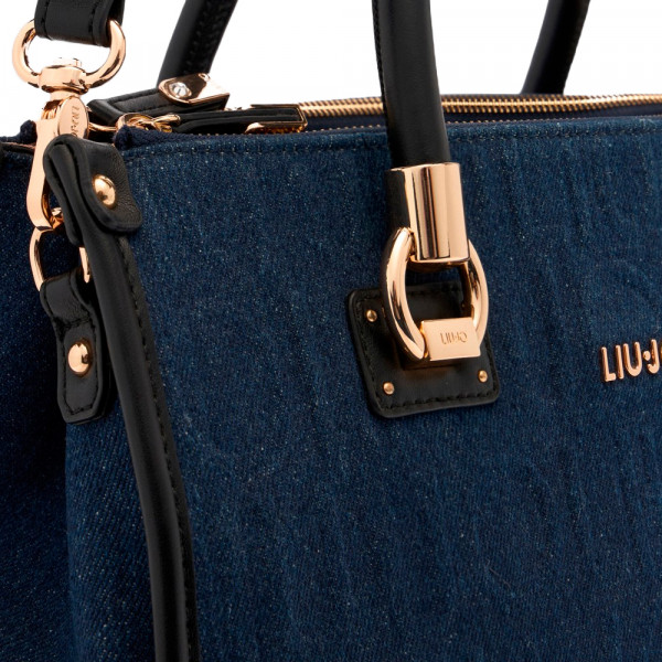 bolso-tote-mediano-de-denim bolso-tote-mediano-de-denim