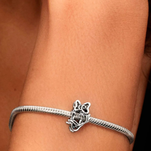 charm-pata-daisy-en-filigrana-de-disney charm-pata-daisy-en-filigrana-de-disney