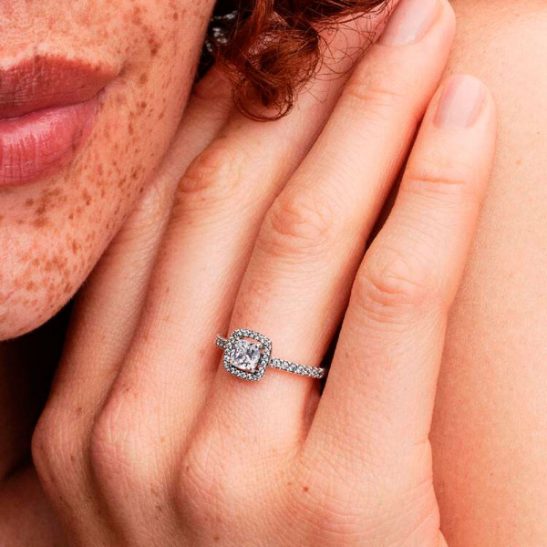 brillanter-quadratischer-halo-ring-193555c02