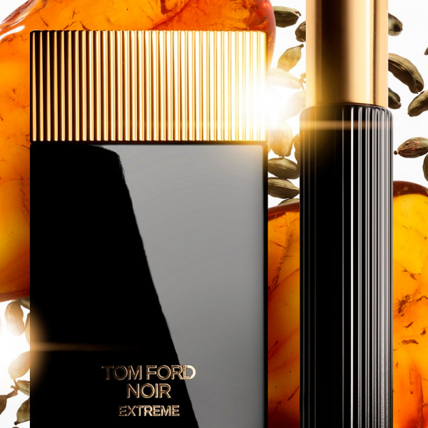 noir-extreme-eau-de-parfum-estuche noir-extreme-eau-de-parfum-estuche