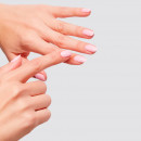 glow-up-nail-cuticle-oil-aterfuktande-och-reparerande-olja