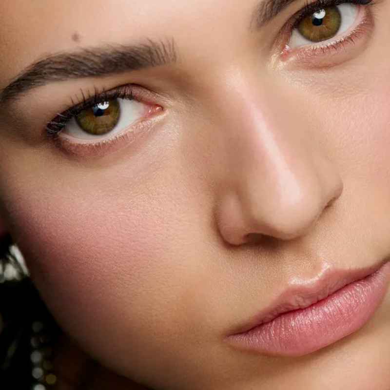 les-signes-de-chanel-poudre-illuminatrice-pour-les-joues