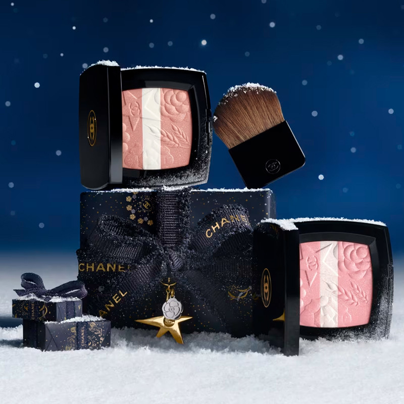 les-signes-de-chanel-blush-em-po-iluminador