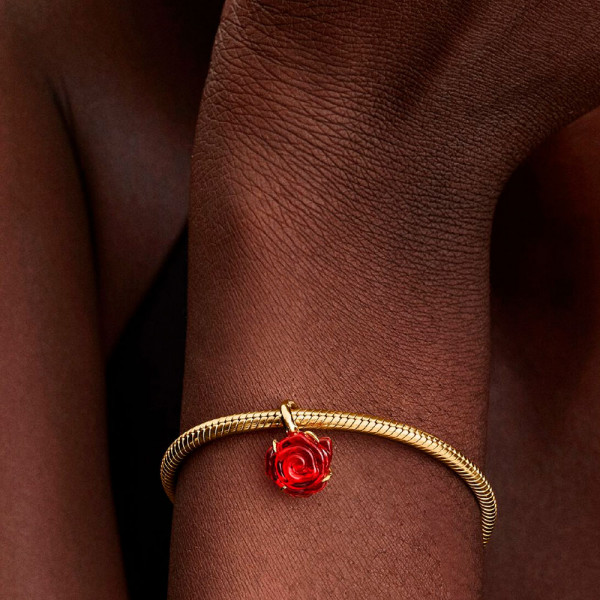 charm-colgante-rosa-encantada-de-la-bella-y-la-bestia-de-disney-764018c01