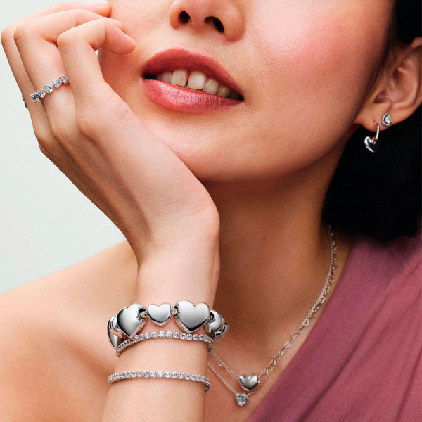 alianca-de-casamento-com-coracoes-transparentes-193103c01