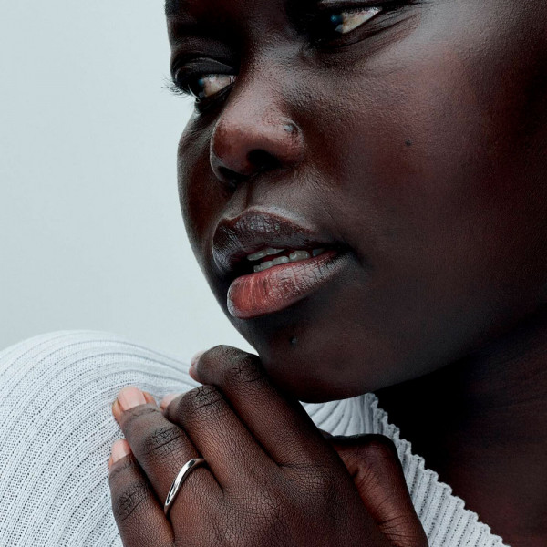 anillo-de-banda-forma-organica-193314c00