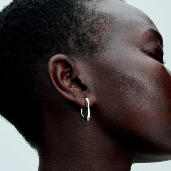 brincos-de-argola-aberta-em-formato-de-v-organico-293290c00