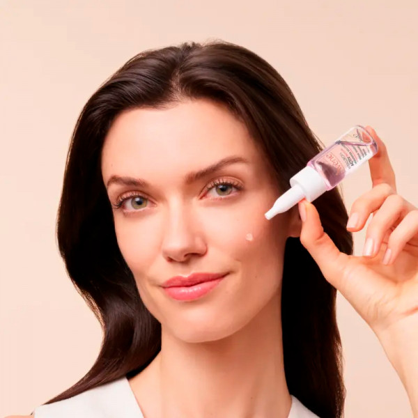 hyaluron-activ-procedure-10-hexapeptides-uppstramande-serum-10-hexapeptidlosning