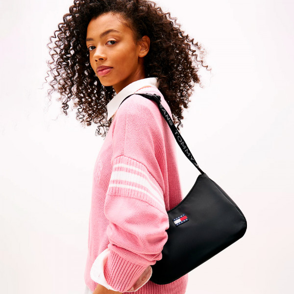 schultertasche-mit-logo