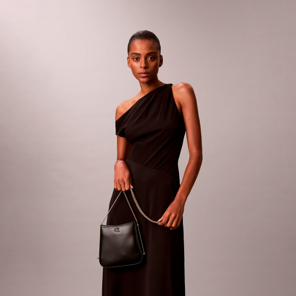 satteltasche-mit-kette-und-monogramm