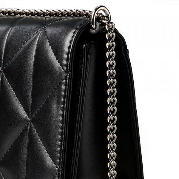 mini-borsa-trapuntata-con-logo-emblema