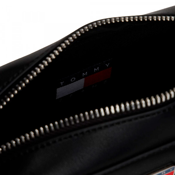 borsa-a-tracolla-essenziale-con-logo-in-metallo