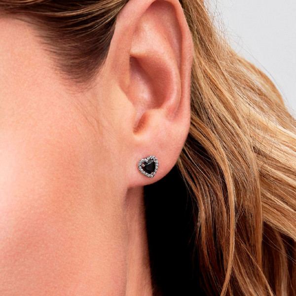 brincos-de-coracao-em-relevo