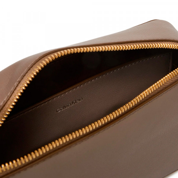 borsa-a-tracolla-con-logo-in-metallo