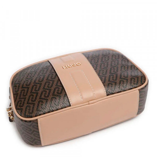 borsa-per-fotocamera-aa6106-e1118