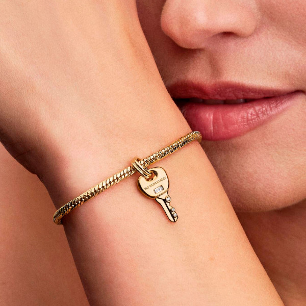 schlusselanhanger-mit-charm