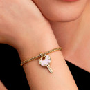 pingente-grande-em-forma-de-chave-rosa-opalescente-com-pingente-em-formato-de-coracao