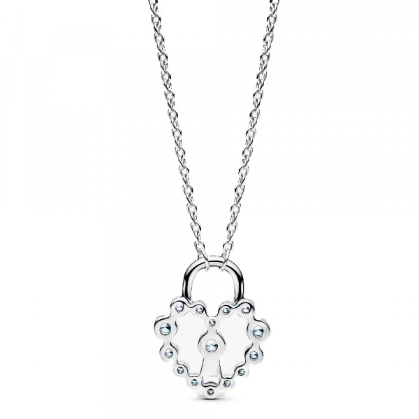 collier-cadenas-en-forme-de-coeur-etincelant